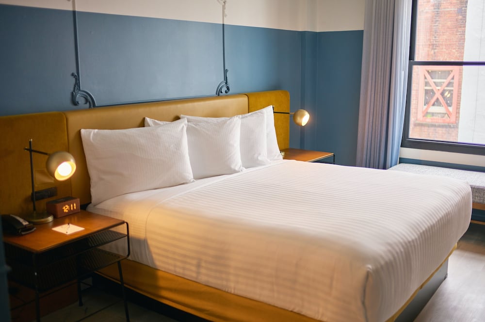 Room - Photo 1