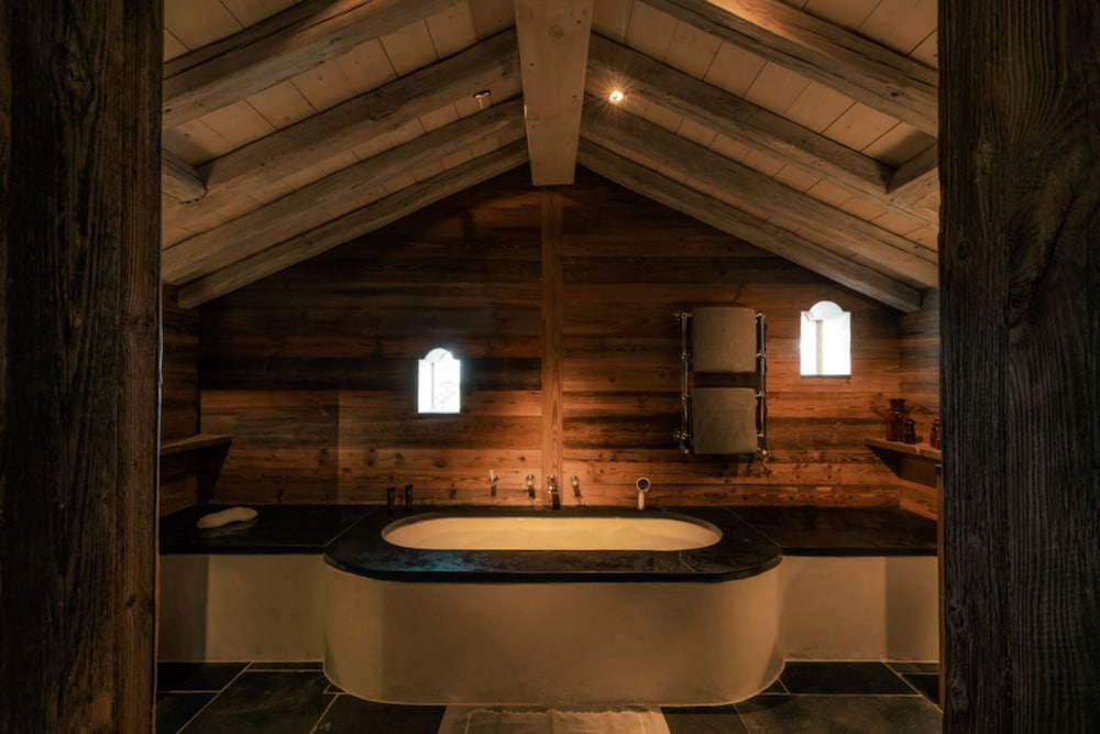 Suite 3 photo 2