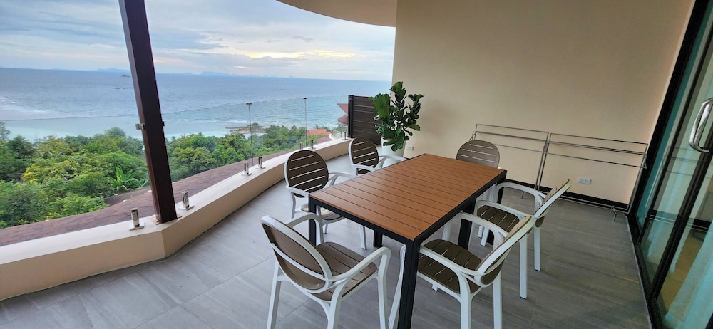 3 Bedroom Penthouse - Photo 8