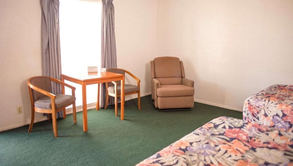 Comfort Single Room, 2 Queen Beds, Non Smoking photo 2