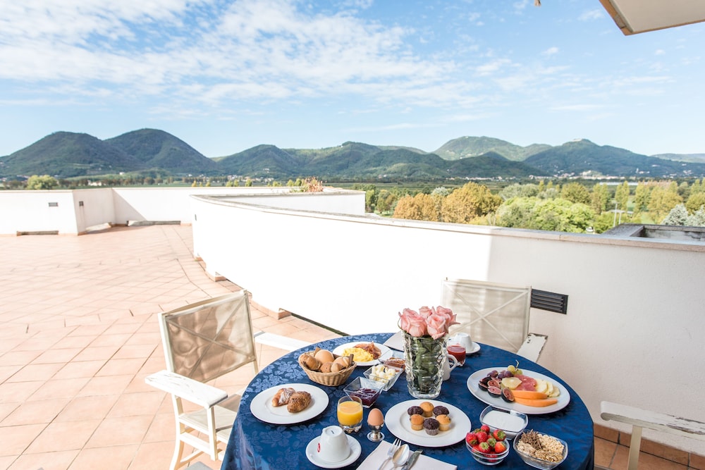 Suite, Terrace (4 Pax) - Photo 9