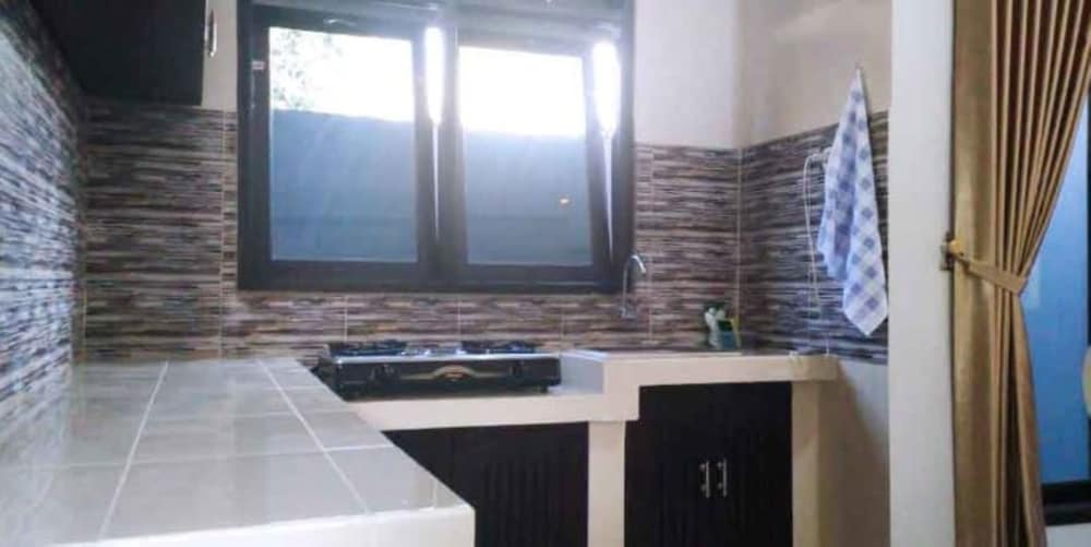 Family House - Photo 4