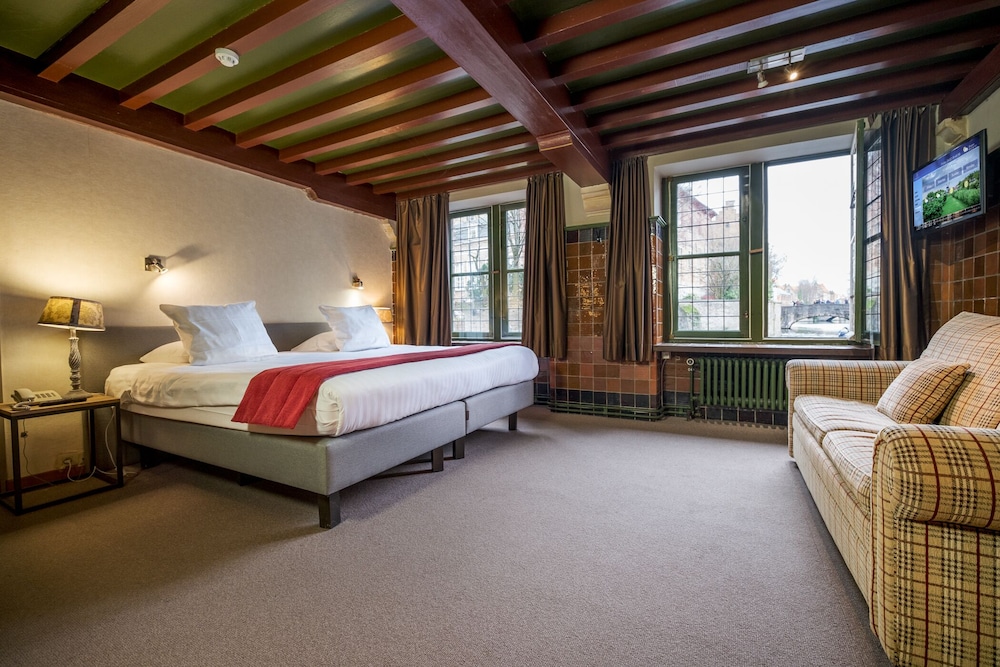Basic Double or Twin Room, Canal View - Photo 15