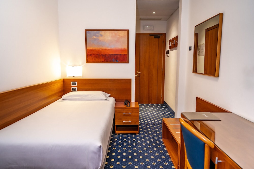 Single Room photo 1