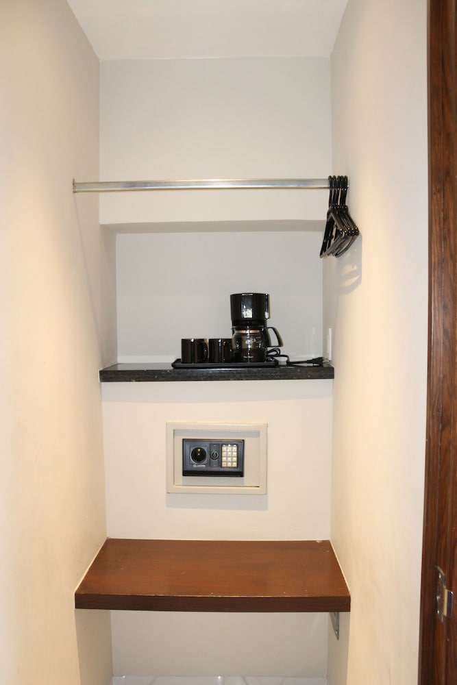 Executive Room, 1 King Bed, City View - Photo 12