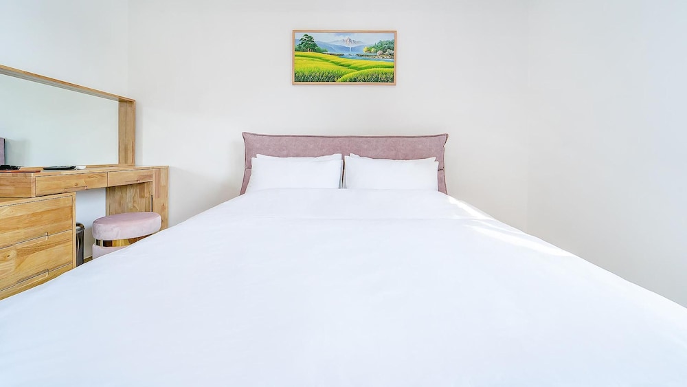 Basic Room, 1 Bedroom (401 (River view/Poolvilla/Netflix)) - Photo 5