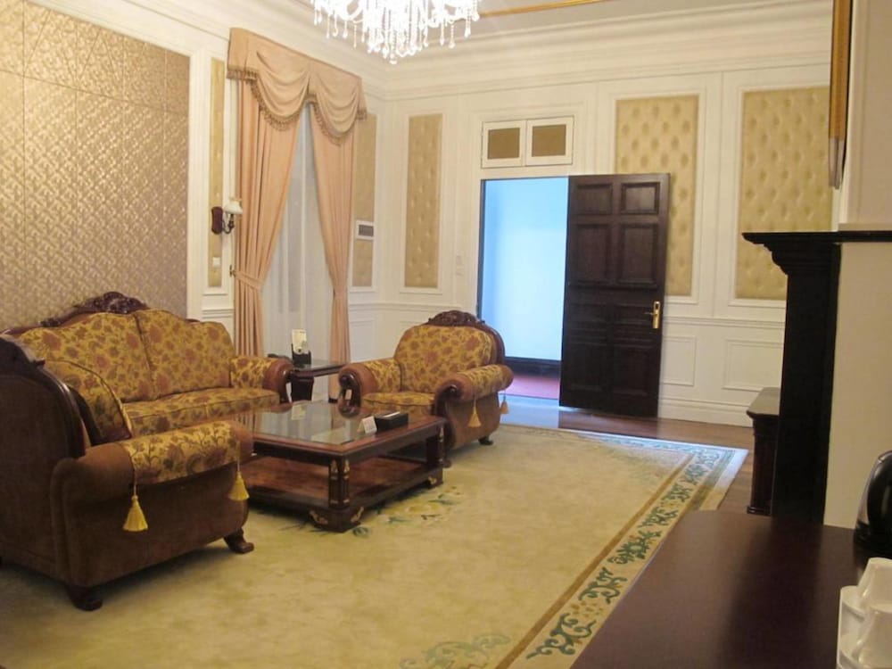 Deluxe Suite