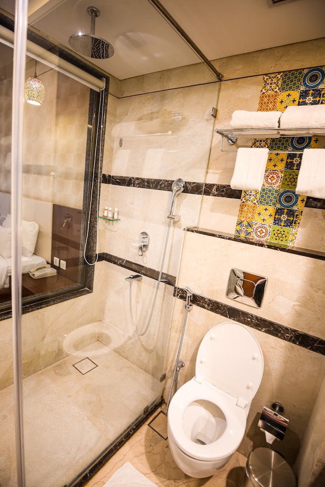 Executive Room - Photo 7