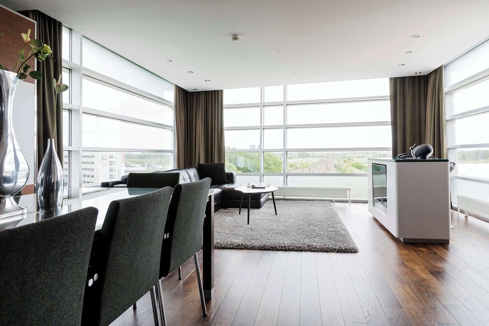 Suite (Master) - Photo 6