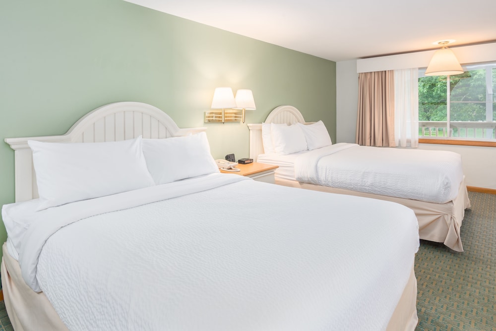 Standard Room, 2 Queen Beds photo 3
