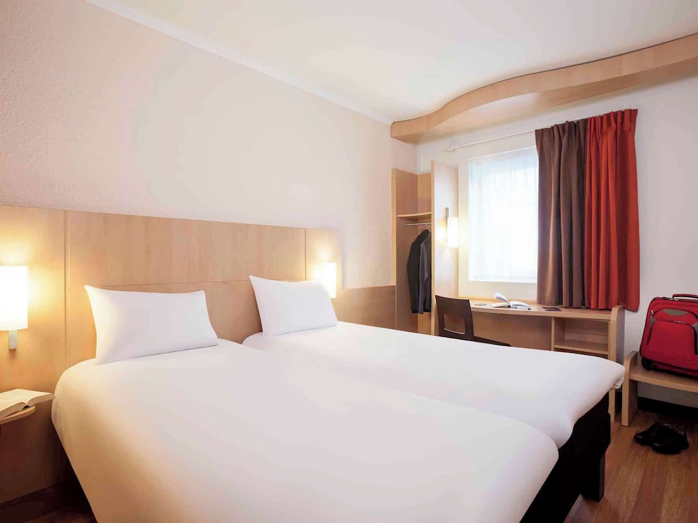 Standard Twin Room, 2 Twin Beds photo 3