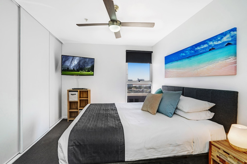 Luxury Apartment, 3 Bedrooms, Harbor View photo 2