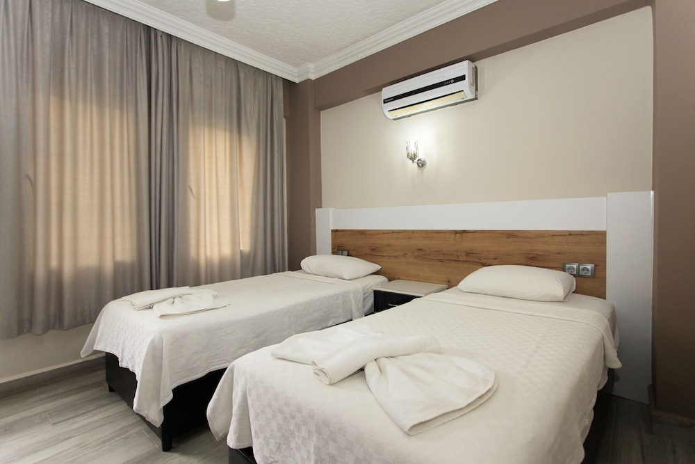 Standard Double or Twin Room - Photo 6