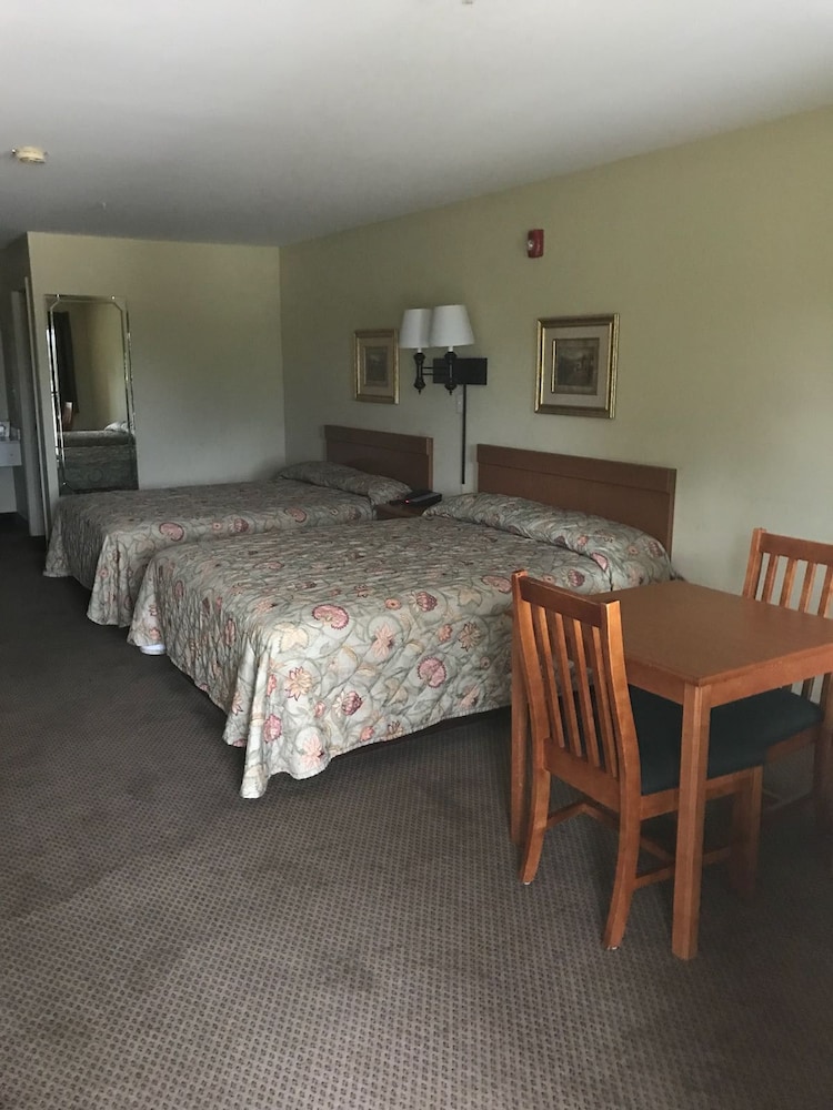Standard Room, 2 Queen Beds, Non Smoking photo 2