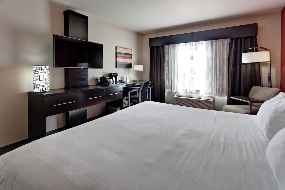 Standard Room, 1 King Bed, Accessible (Mobility) - Photo 1