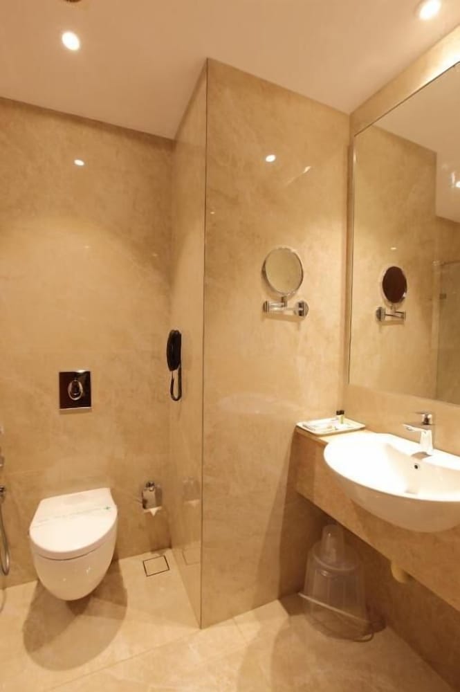 Luxury Suite photo 2