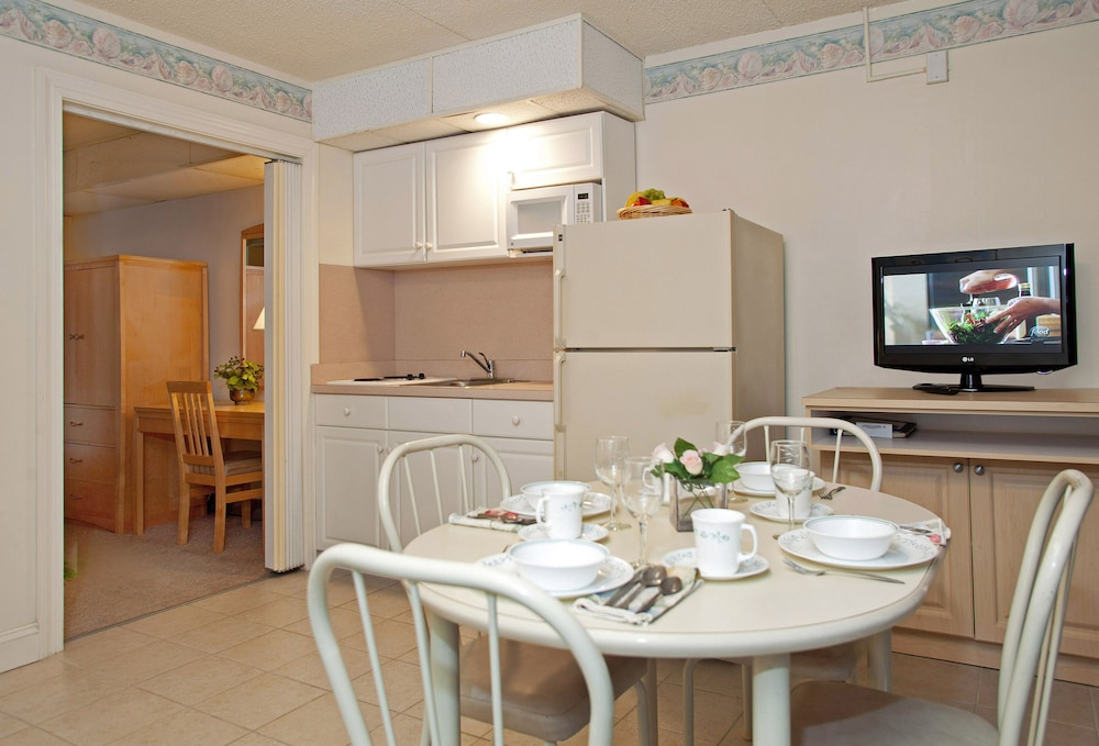 Suite, 1 Bedroom, Oceanfront (C/D) - Photo 2