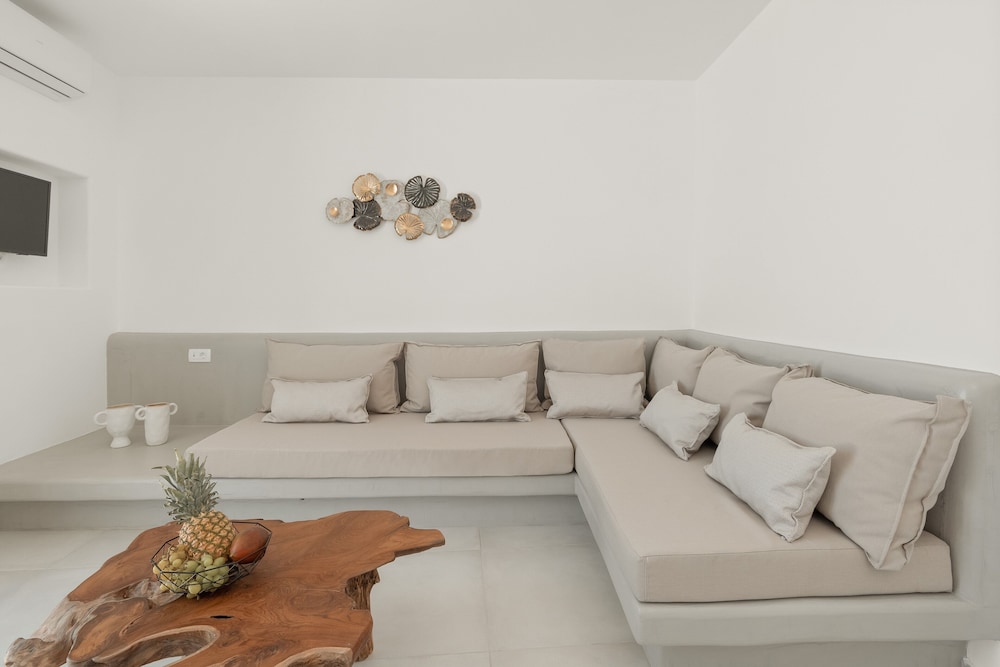 Villa two bedroom with private pool, interior hot tub & Sea View - Photo 8