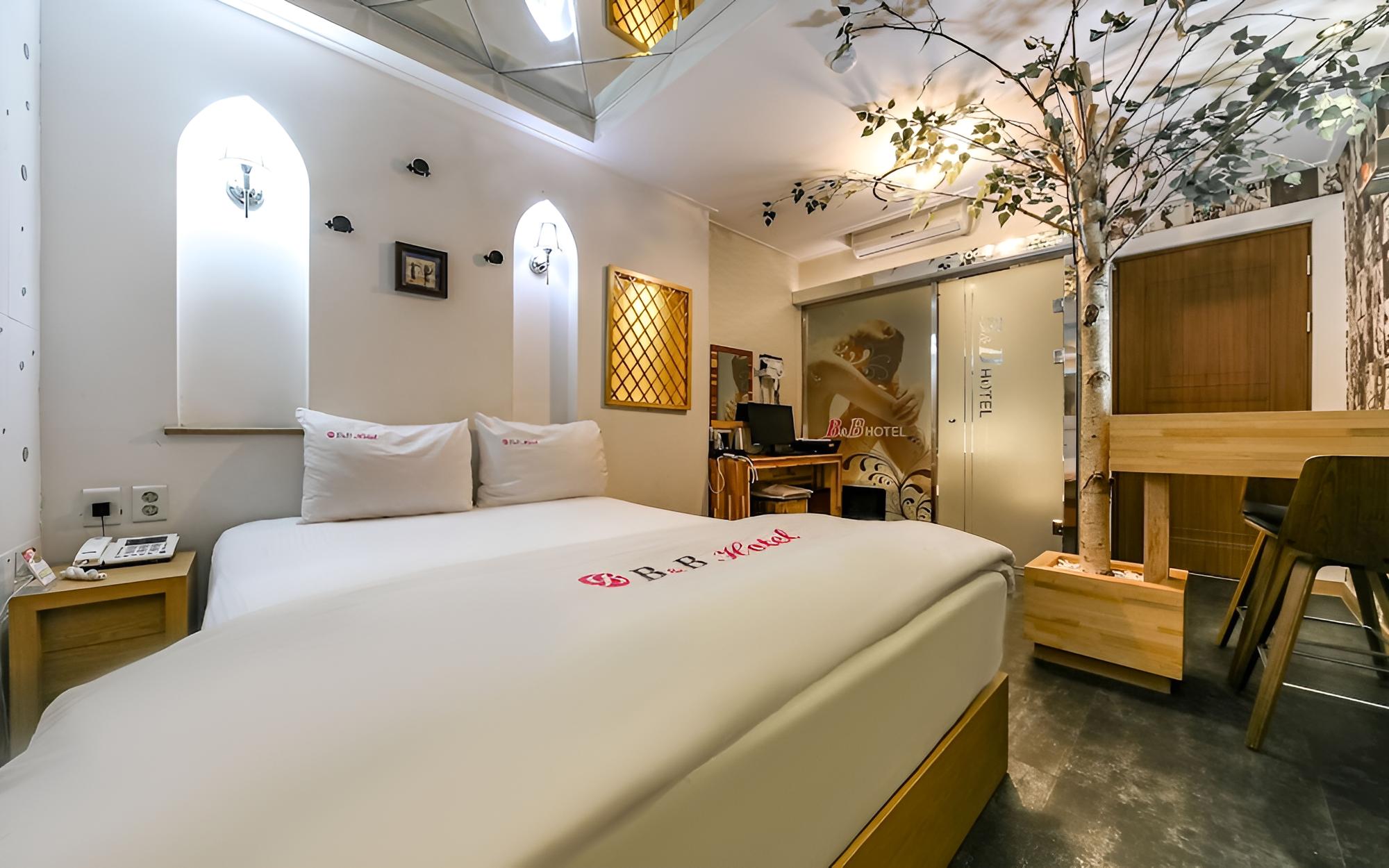 Room (Standard (OTT)) - Photo 5