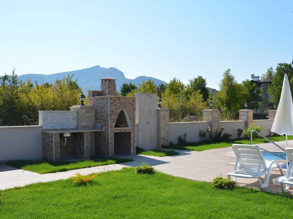 Villa photo 3