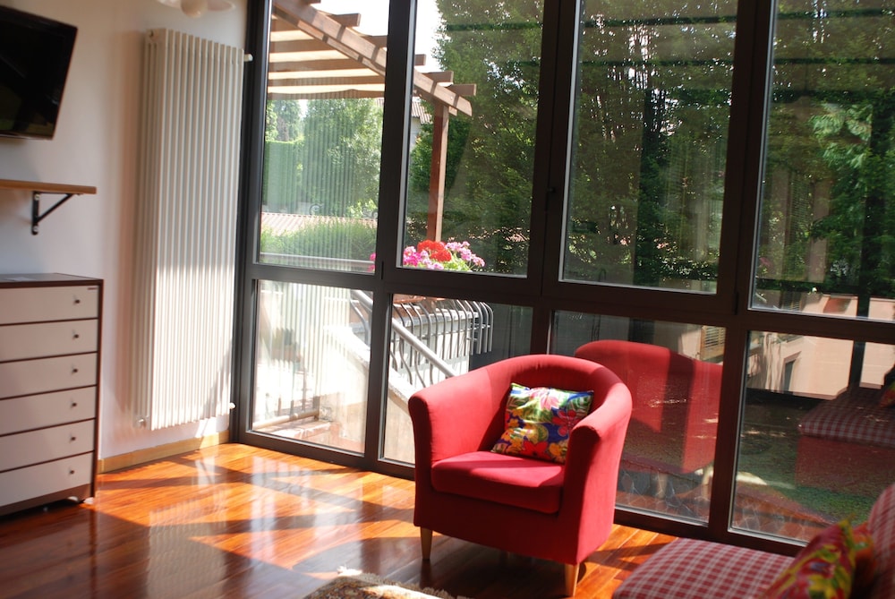 Deluxe Suite photo 2