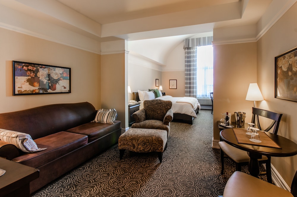 Superior Room, 1 King Bed with Sofa bed photo 3