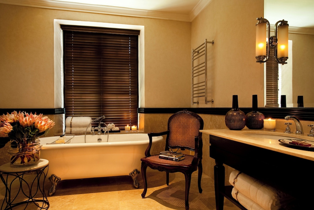 Deluxe Room - Photo 15