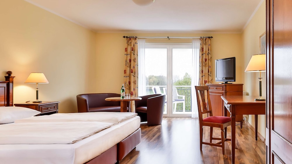 Deluxe room with double bed or twin bed - Photo 1