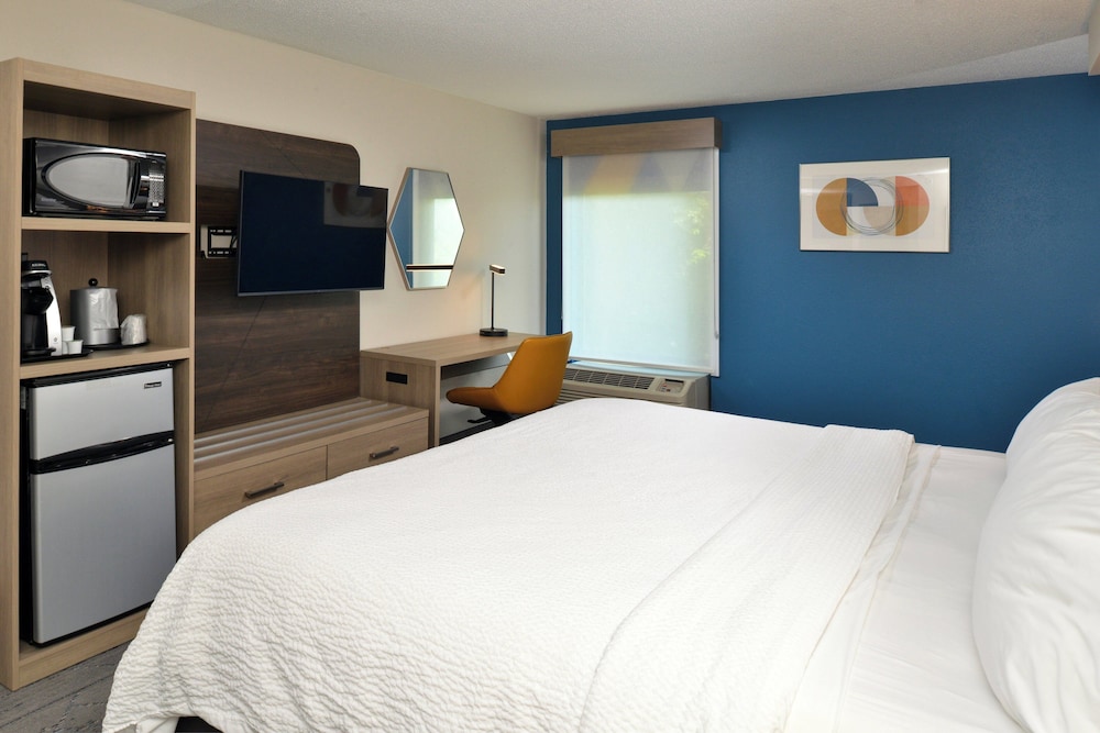 Standard Room, 1 King Bed (Leisure) - Photo 13