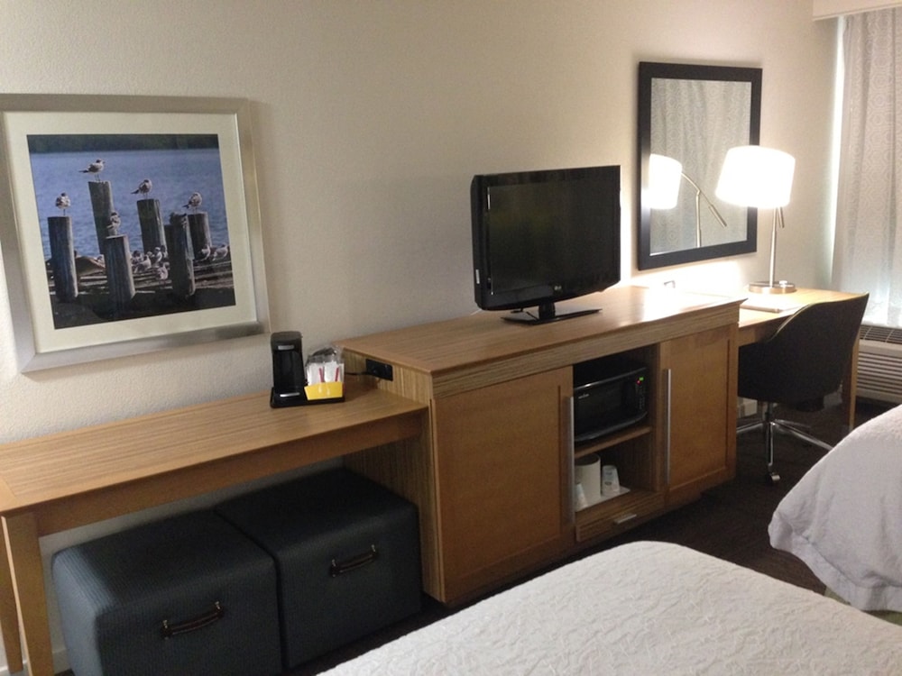Room, 1 King Bed, Non Smoking - Photo 2