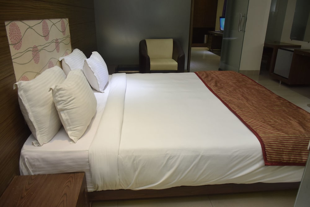 Deluxe Double Room, 1 Queen Bed photo 2