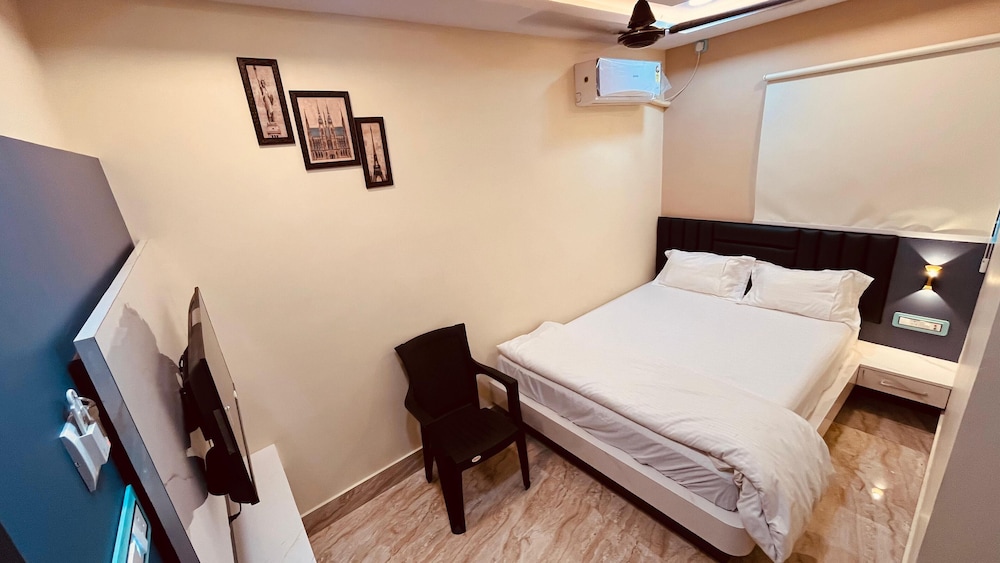 Deluxe Room - Photo 8