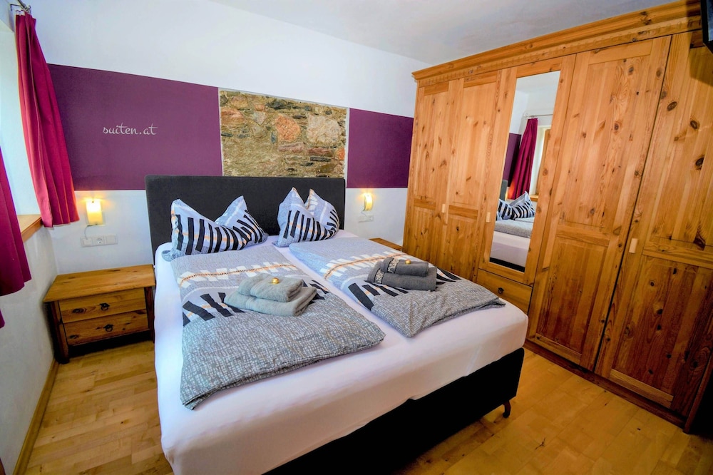 Executive Double Room, 1 Bedroom, Ensuite, Mountain View photo 3
