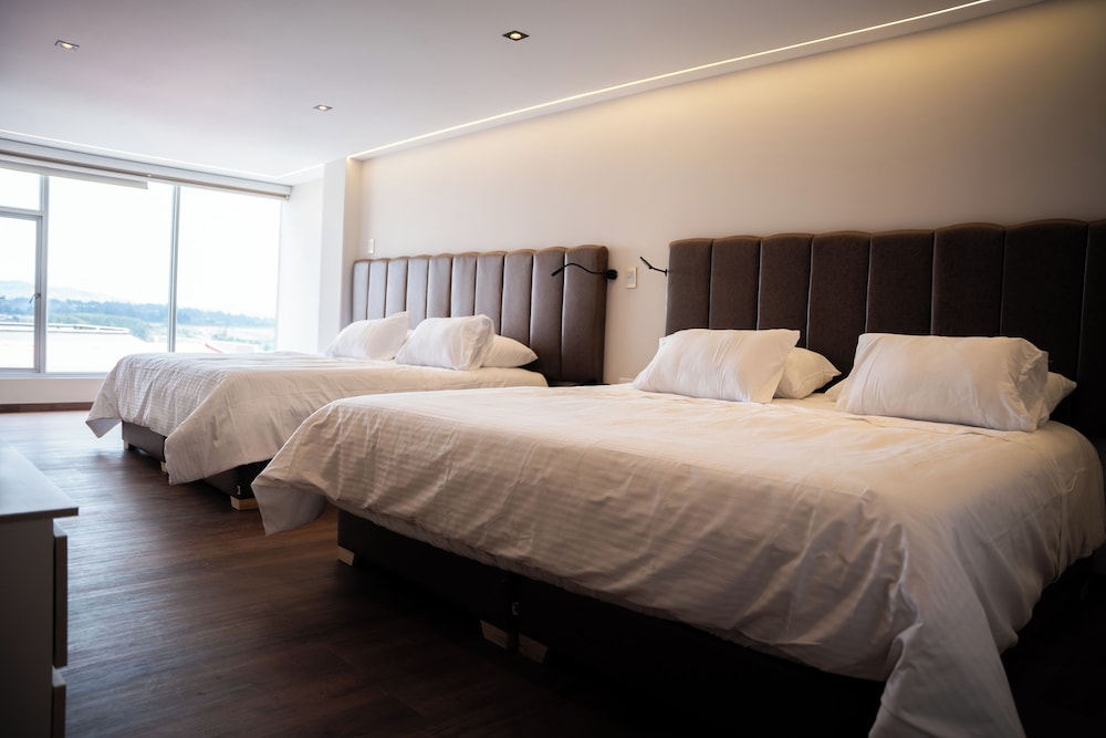 Deluxe Quadruple Room, City View