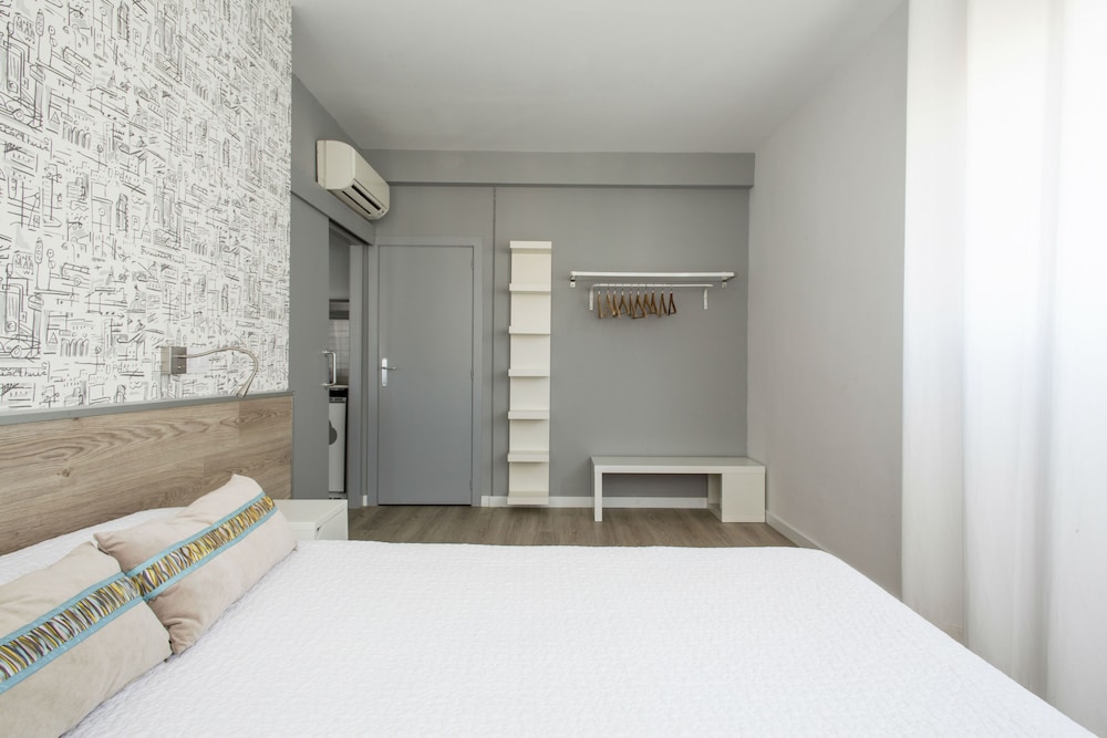 Executive Studio, 1 Queen Bed photo 2