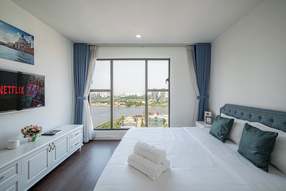 Family Apartment, 3 Bedrooms, Balcony, City View