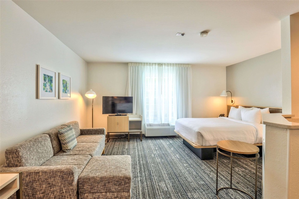 Suite, 1 Queen Bed with Sofa bed, Non Smoking - Photo 1