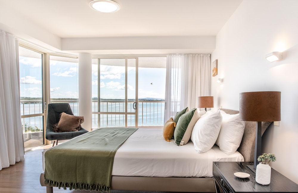 Penthouse 35 photo 2
