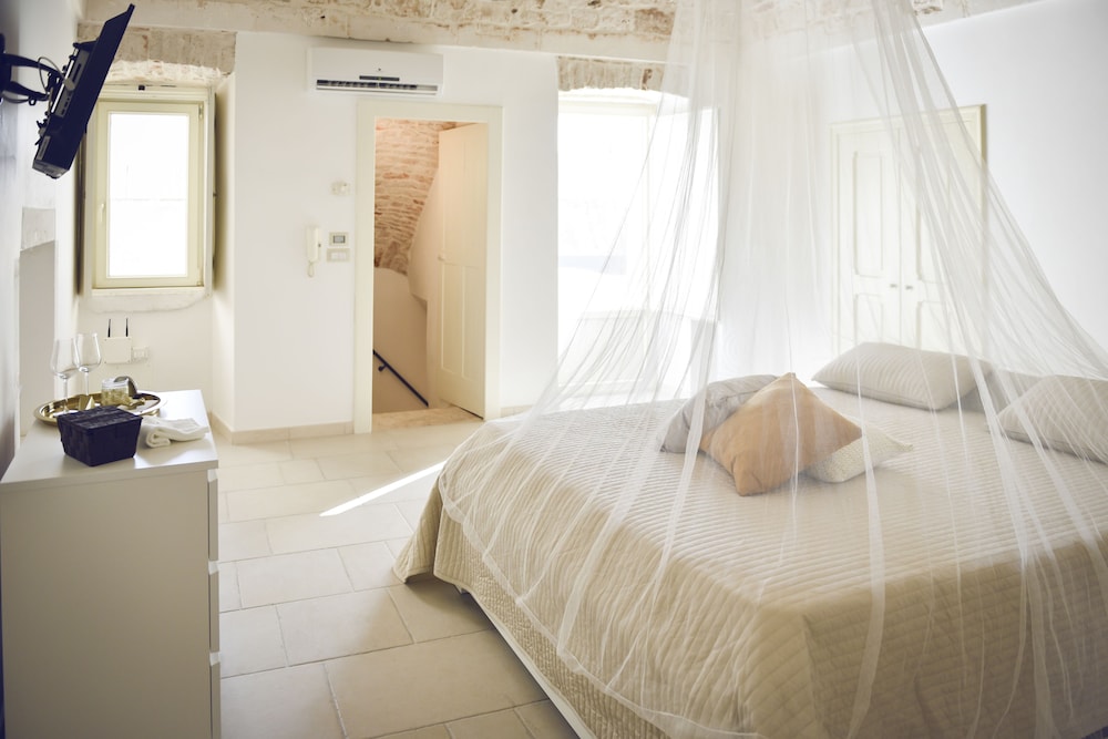 Senior Suite