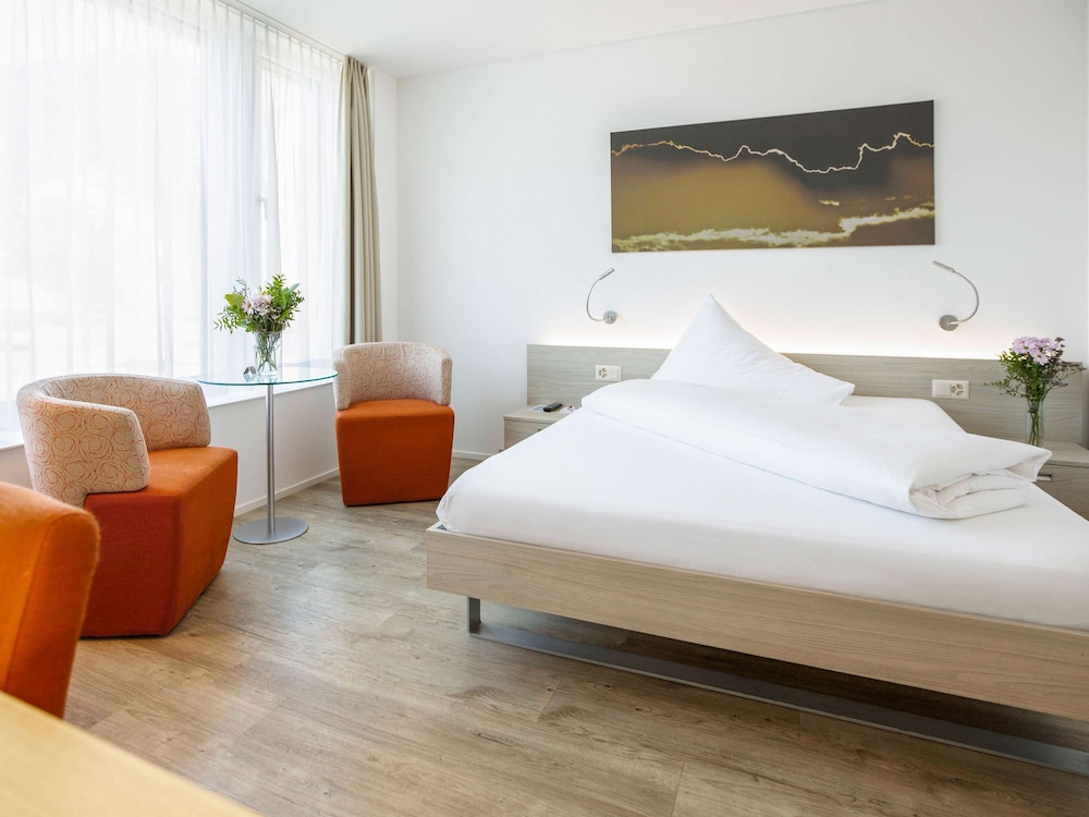 Comfort Room, 1 Double Bed, Mountain View