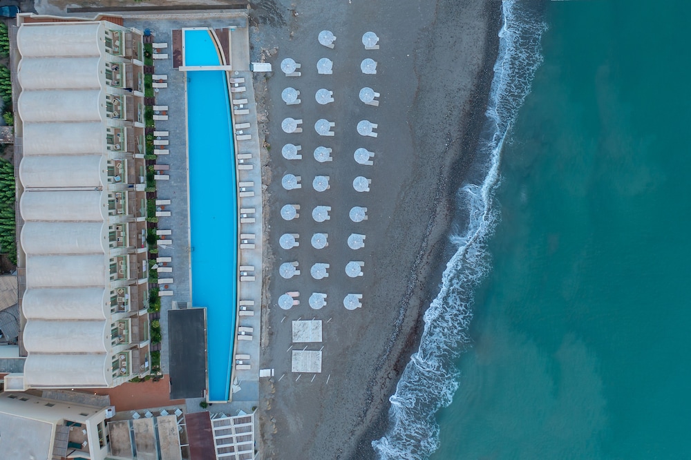 Junior Suite, Pool Access, Beachfront ( AD) - Photo 5