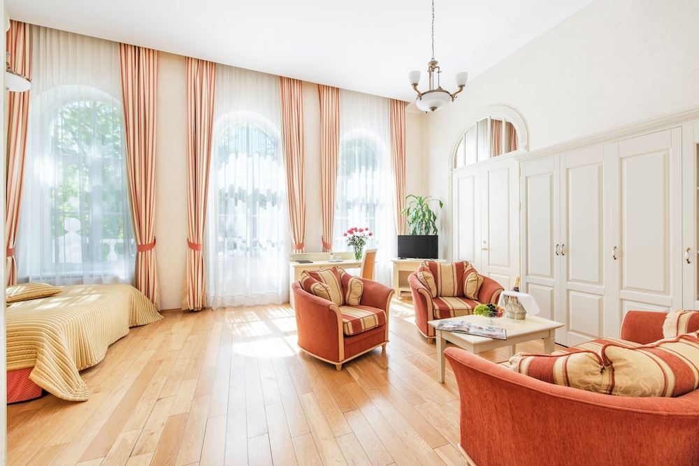 Deluxe Suite photo 1