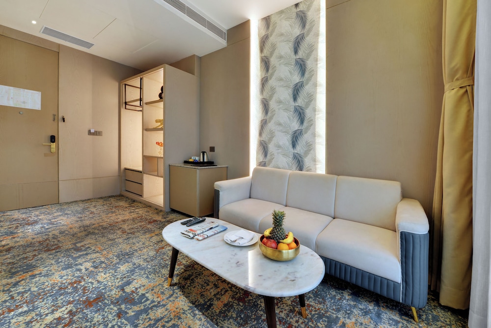 Deluxe Studio Suite photo 2