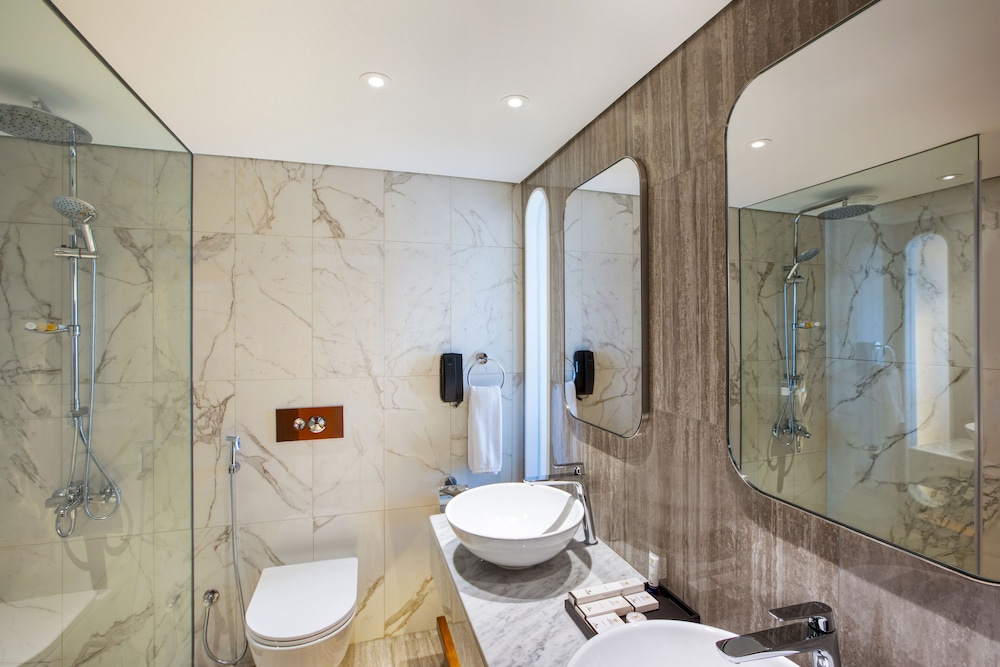 Suite, 1 Double Bed with Sofa bed (Officer) photo 2