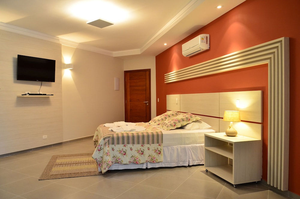Luxury Apartment, 1 Queen Bed, Jetted Tub, Ground Floor photo 3