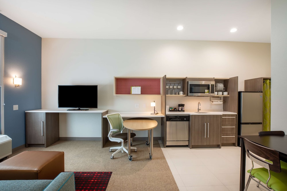 Suite, 1 King Bed, Accessible (Hearing) - Photo 1