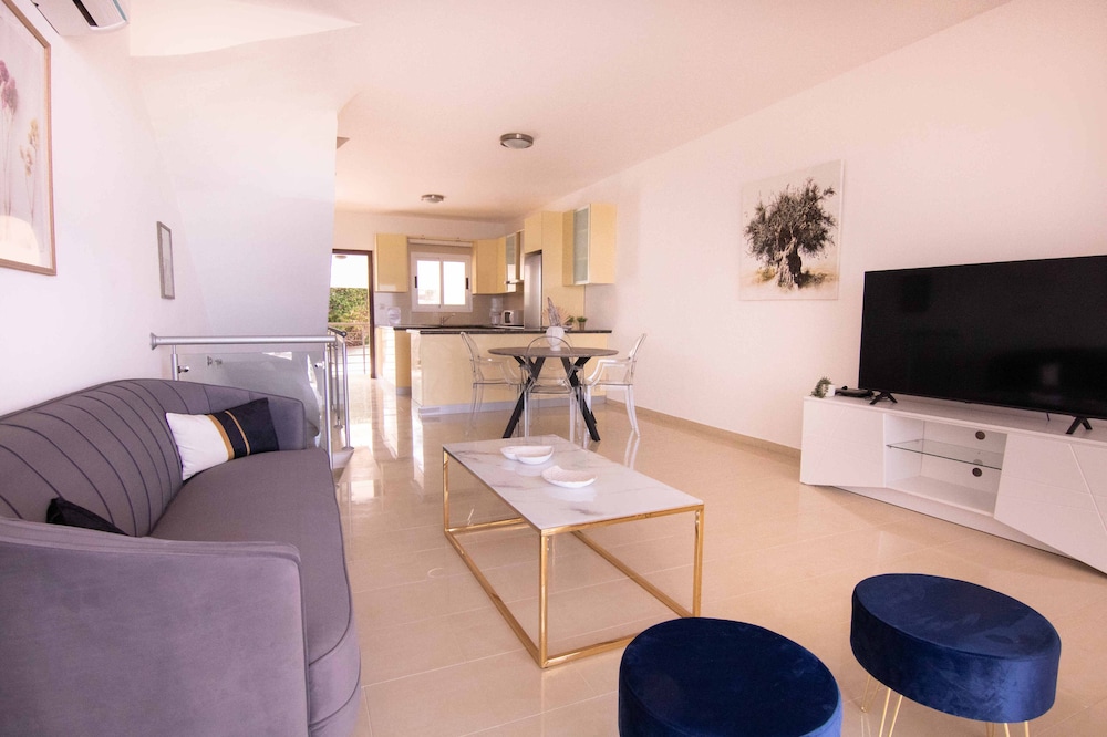 Luxury Villa, Sea View photo 1