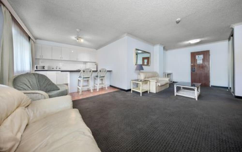 Classic Apartment, 2 Bedrooms, Kitchen photo 2