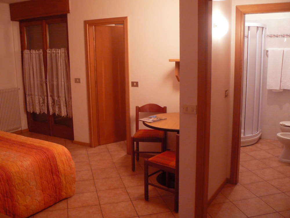 Standard Apartment, Kitchenette