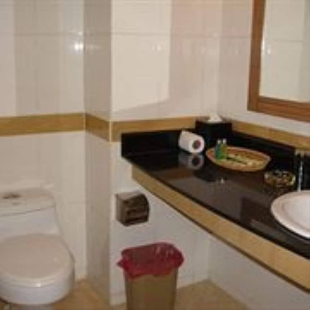 Deluxe Double Room - Photo 7